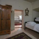 View Cave فندق 3*