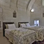 View Cave فندق
